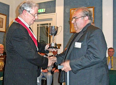 Manuel Montoro-Blanch receives the Joe Reilly Cup. pic:TG